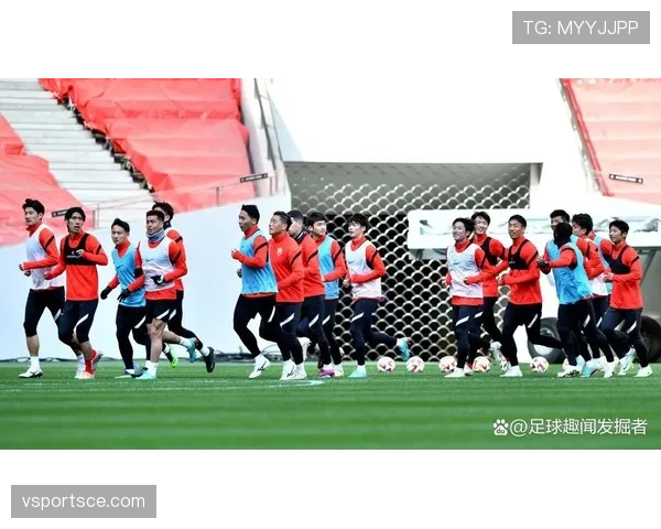 上海海港状态起伏,近期比赛防守问题显现,联赛排名面临考验 上海海港状态起伏,近期比赛防守问题显现,联赛排名面临考验
