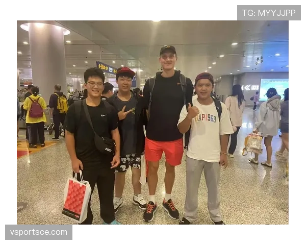安赛龙随手一张机场照，比我一年的账单还讲究